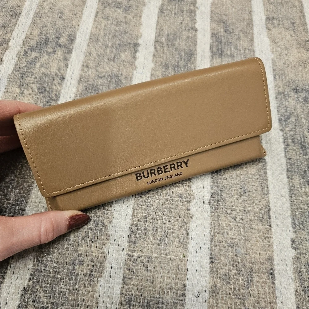 NEW Burberry Tan Sunglasses Case - EMPTY